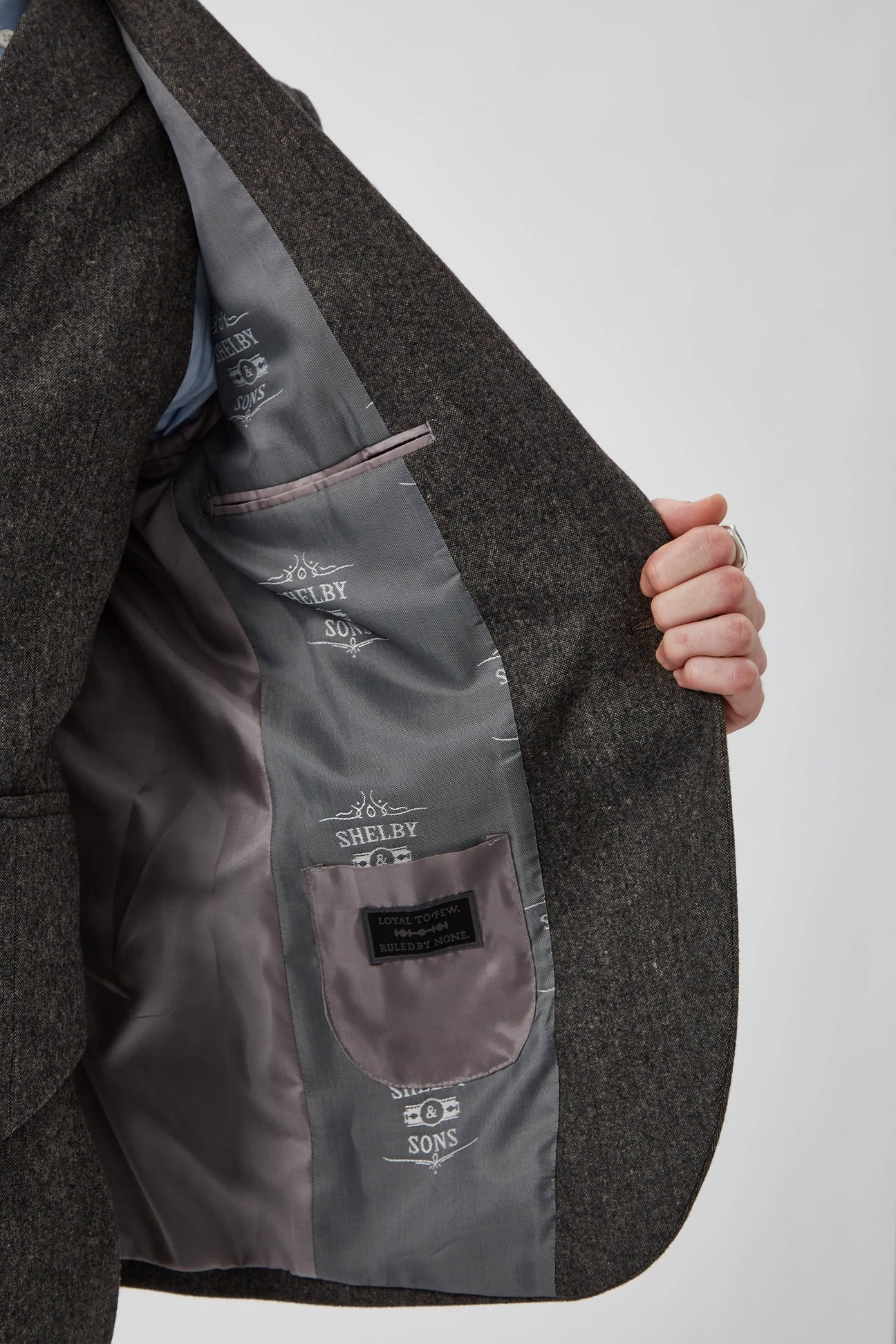 Shelby & Sons Uptown Wool 3pc Suit - Dark Grey
